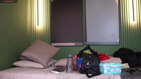 Teylor  Kim online show from October 2, 6:37 pm