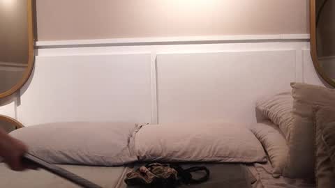 Teylor  Kim online show from January 9, 7:15 pm