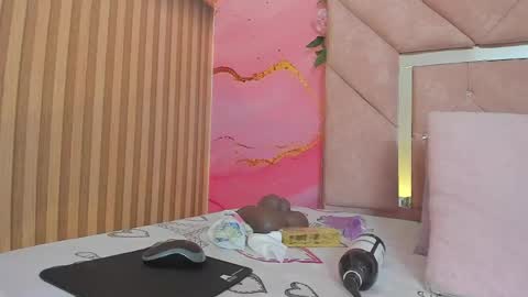 Snapshot of taylor__cooper_ chatting on April 25, 6:38 pm Sarah online show from April 25, 6:38 pm