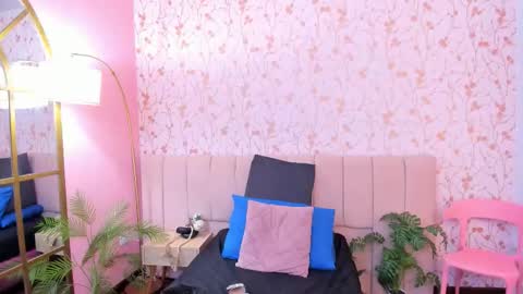 Taylor Bennet online show from February 28, 12:06 pm