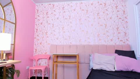 Taylor Bennet online show from April 5, 11:40 am