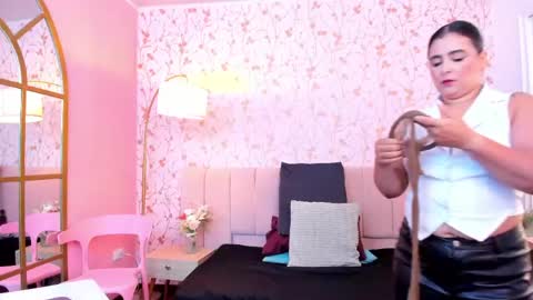 Snapshot of taylor_bennet chatting on June 7, 12:20 pm Taylor Bennet online show from June 7, 12:20 pm