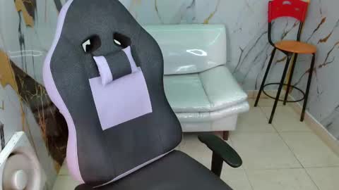 Taylor online show from March 30, 2:45 am