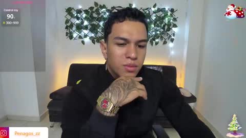 Snapshot of taylor_johnn chatting on December 15, 12:38 pm Penagos zz    online show from December 15, 12:38 pm