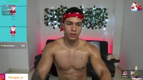 Snapshot of taylor_johnn chatting on December 17, 5:36 pm Penagos zz    online show from December 17, 5:36 pm