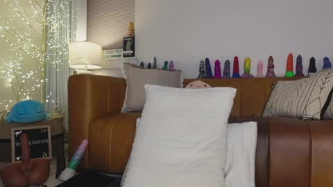 Taylor --  online show from April 12, 10:09 am