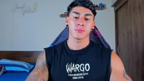 taylor_mclane1 online show from April 17, 5:38 pm