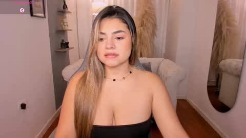 Snapshot of taylor_smith1_ chatting on February 20, 11:43 am Taylor online show from February 20, 11:43 am