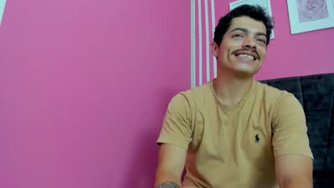 Snapshot of taylor_steele chatting on April 13, 1:05 pm taylor_steele online show from April 13, 1:05 pm