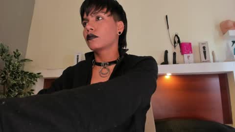 Taylor online show from April 18, 2:43 pm