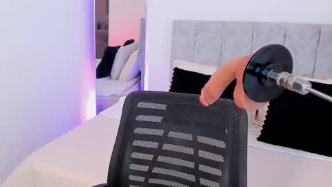 Snapshot of taylormaxwell chatting on January 16, 8:35 pm Taylor online show from January 16, 8:35 pm