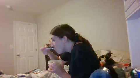 taylorslay online show from May 6, 12:41 am