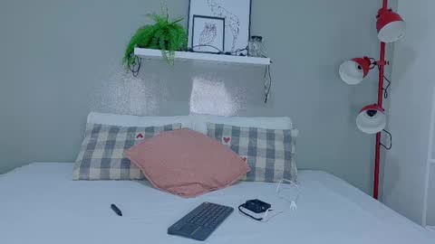 TAYLOR  online show from November 19, 11:32 am