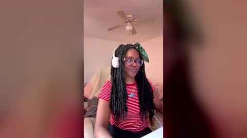 Snapshot of taylorsosweets chatting on July 8, 4:11 pm Taylor online show from July 8, 4:11 pm