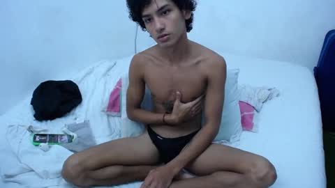 Snapshot of tayronx33 chatting on December 13, 4:16 pm Tayron online show from December 13, 4:16 pm