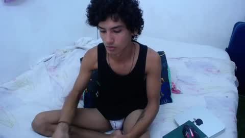 Snapshot of tayronx33 chatting on December 15, 6:04 pm Tayron online show from December 15, 6:04 pm