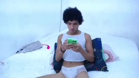 Snapshot of tayronx33 chatting on December 24, 4:19 pm Tayron online show from December 24, 4:19 pm