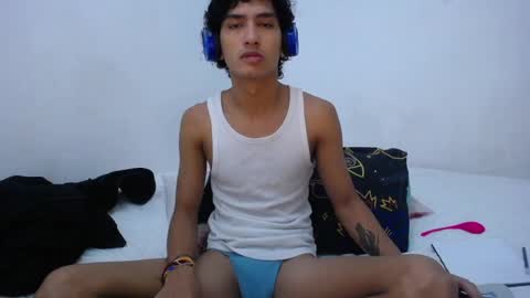 Snapshot of tayronx33 chatting on December 27, 6:31 pm Tayron online show from December 27, 6:31 pm