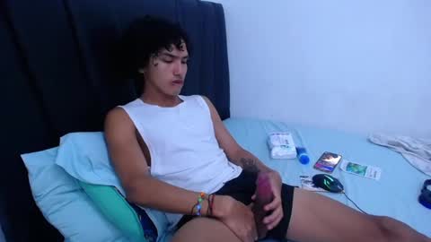 Snapshot of tayronx33 chatting on February 1, 4:22 pm Tayron online show from February 1, 4:22 pm