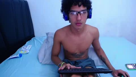 Snapshot of tayronx33 chatting on February 9, 6:16 pm Tayron online show from February 9, 6:16 pm