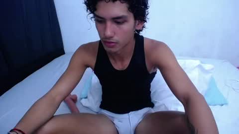 Snapshot of tayronx33 chatting on March 1, 12:28 am Tayron online show from March 1, 12:28 am