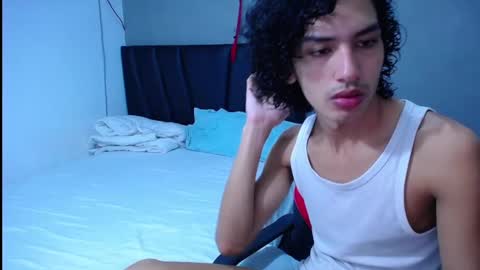 Snapshot of tayronx33 chatting on October 6, 4:26 pm Tayron online show from October 6, 4:26 pm