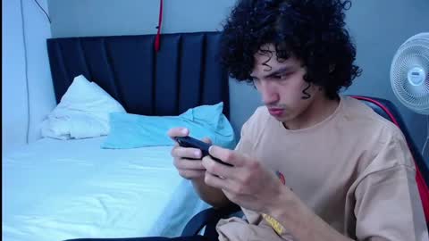 Snapshot of tayronx33 chatting on October 8, 6:49 pm Tayron online show from October 8, 6:49 pm