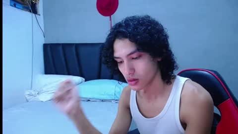 Tayron online show from November 11, 5:02 pm