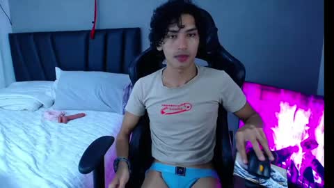 Tayron online show from April 27, 3:21 pm