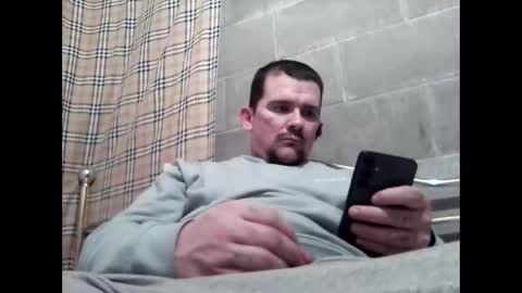 Snapshot of tbaxter95187 chatting on April 10, 4:50 am tbaxter95187 online show from April 10, 4:50 am