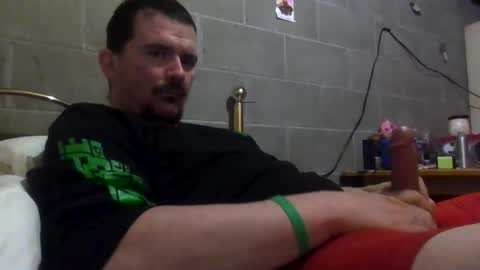 Snapshot of tbaxter95187 chatting on April 30, 6:31 am tbaxter95187 online show from April 30, 6:31 am