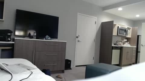 Snapshot of tconnertg chatting on February 27, 2:53 am tiffPopeTg online show from February 27, 2:53 am