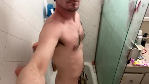 Snapshot of tdogschwill chatting on February 11, 1:20 am tdogschwill online show from February 11, 1:20 am