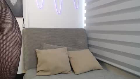 DYNAMITE DUO69 online show from October 9, 2:48 pm