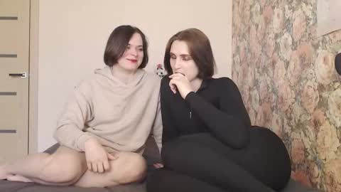 Snapshot of tearjuly chatting on March 9, 11:03 am July online show from March 9, 11:03 am