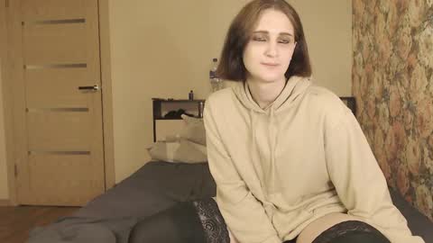 Snapshot of tearjuly chatting on April 13, 2:22 pm July online show from April 13, 2:22 pm