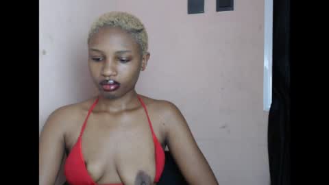 Snapshot of teasexkitty chatting on June 4, 7:42 pm teasexkitty online show from June 4, 7:42 pm