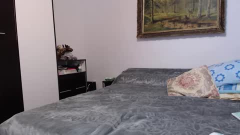 ALICIA--- online show from December 6, 1:22 pm