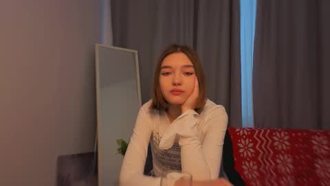 all me precious   online show from February 17, 5:04 am