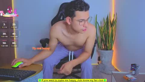 Snapshot of teddy_cowboy chatting on September 21, 5:25 pm  Follow me on Twitter boys ryder and instagram teddyscoot 12  online show from September 21, 5:25 pm