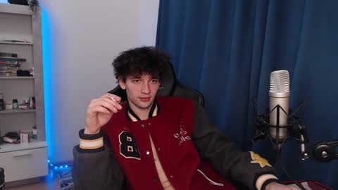 Teddy online show from December 18, 10:02 pm