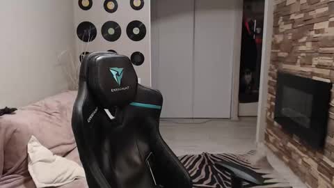 Teddy online show from November 18, 2:50 am