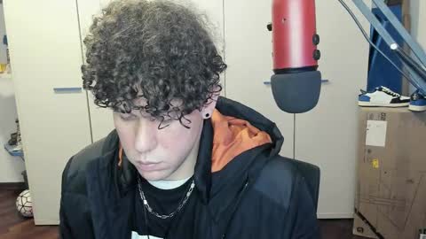 Snapshot of tedhmicro25 chatting on March 1, 4:44 pm tedhmicro25 online show from March 1, 4:44 pm