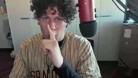 Snapshot of tedhmicro25 chatting on March 4, 4:20 pm tedhmicro25 online show from March 4, 4:20 pm