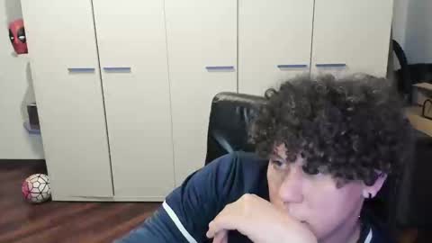 Snapshot of tedhmicro25 chatting on October 24, 7:32 pm tedhmicro25 online show from October 24, 7:32 pm