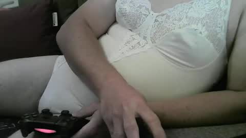 Snapshot of tedstriker333 chatting on September 16, 12:00 am Chris online show from September 16, 12:00 am