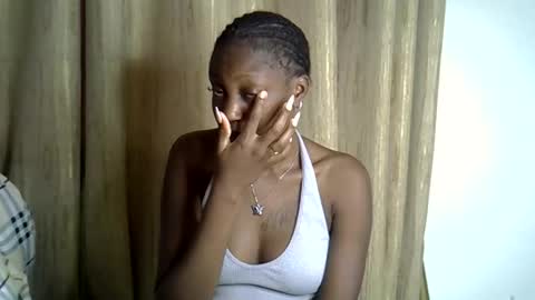 Snapshot of tee_01 chatting on February 3, 10:09 am Nicole online show from February 3, 10:09 am