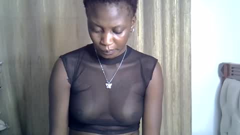 Snapshot of tee_01 chatting on February 9, 12:09 pm Nicole online show from February 9, 12:09 pm