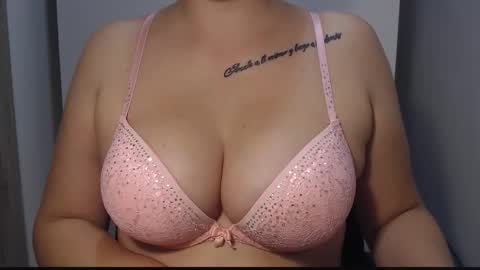 Snapshot of teeyara_ chatting on September 22, 1:57 pm Teeyara  online show from September 22, 1:57 pm