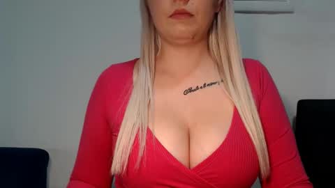 Snapshot of teeyara_ chatting on October 1, 6:25 pm Teeyara  online show from October 1, 6:25 pm